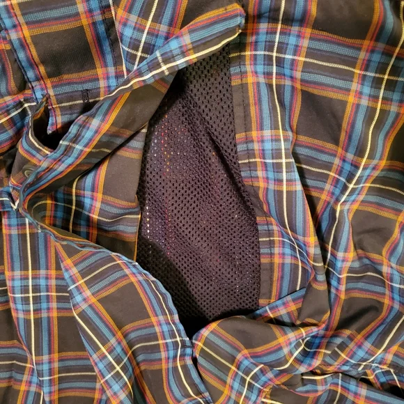 Mens Columbia omni shade, plaid, size 4x.  In good condition. - Picture 10 of 10